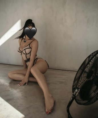 💋💫 Я живу в Москве, и могу быть твоей идеальной компаньонкой, как на вечеринке или деловом мероприятии, так и в уютной обстановке для интима. 🌹✨ Мои услуги охватывают все твои сексуальные предпочтения, я готова на все, чтобы удовлетворить тебя. ⚡️🔥 Кроме того, у меня есть отличные отзывы, которые подтверждают мою незабываемую способность доставить истинное удовольствие и наслаждение каждому моему клиенту. 💯🌟 Не упускай возможность окунуться в мир страсти, встретившись со мной! Посмотри мои фото ниже и позвони мне прямо сейчас! 📸📞💕 Кристина